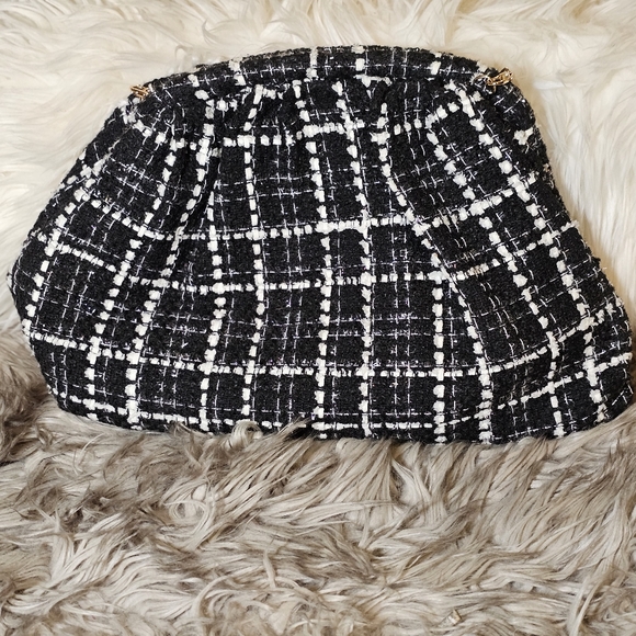 Beautiful blac and white clutch with chain - Picture 3 of 3